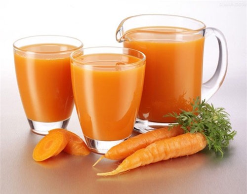 Cà rốt, rau mùi rửa sạch, xắt nhuyễn; củ năng rửa sạch gọt vỏ xắt nhuyễn, sử dụng sau. Tất cả nguyên liệu cho vào nồi, thêm nước nấu, dùng uống thay trà. Ngày 1 thang, dùng liền 5 thang. Dùng