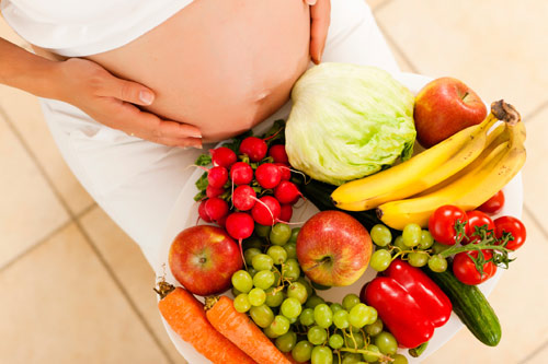 Trái cây và rau xanh khiến mẹ không tăng cân quá nhiều trong thai kỳ. (ảnh minh họa)