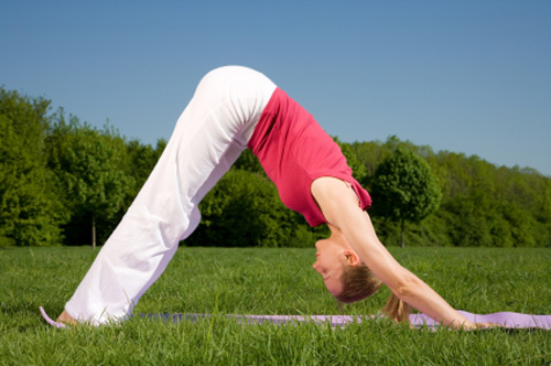 3 tư thế yoga cho đôi chân khỏe đẹp 2