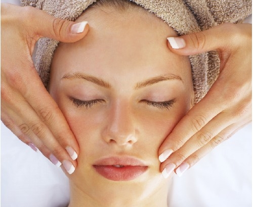 Các phương pháp massage da mặt hiệu quả