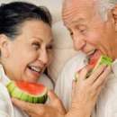 Người cao tuổi cần có chế độ dinh dưỡng như thế nào?