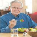 Bí quyết giúp người già bổ sung vitamin cho cơ thể
