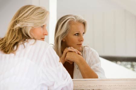 Khủng hoảng tâm lý ở phụ nữ tuổi trung niên và cách khắc phục