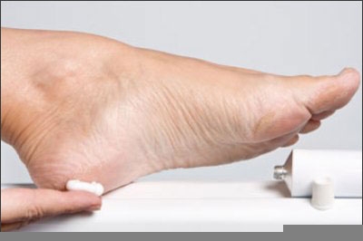 Kem trị nứt nẻ gót chân: neutrogena foot cream 56g