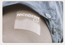 Nên dán Nicoderm CQ vào những vùng da dưới bắp tay, bắp đùi, sườn non, cánh tay