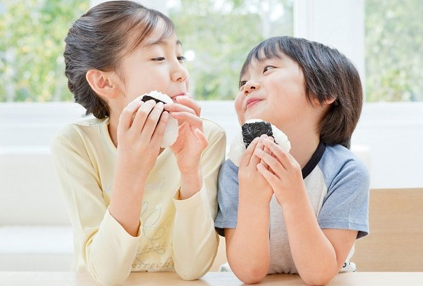L'il Critters Calcium với Vitamin D cung cấp lượng canxi cần thiết mỗi ngày cho trẻ nhỏ