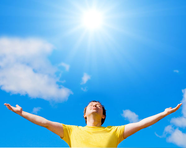Ánh nắng mặt trời là nguồn Vitamin D tự nhiên