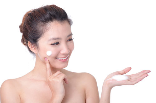Kirkland Body Lotion cung cấp đầy đủ dưỡng chất giúp nuôi dưỡng làn da mịn màng