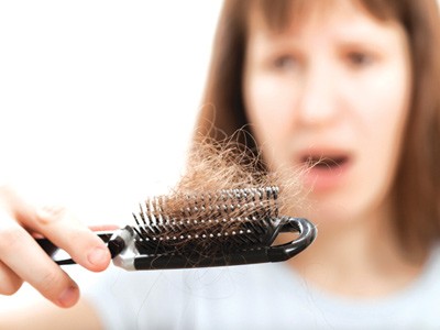 Tóc khô, gẵng rụng là nổi lo sợ của nhiều người