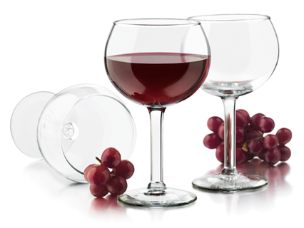 Nên uống 2 ly rượu nho mối ngày vì rượu nho chứa nhiều Resveratrol