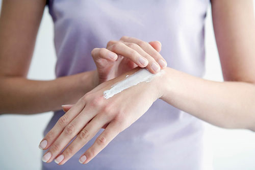 Kem dưỡng da tay xóa tàn nhang - daggett & ramsdell hand & body skin lightening cream