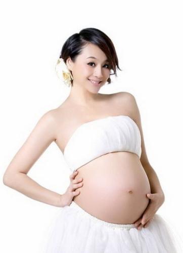 Kem dưỡng da chống rạn nứt cho bà bầu bübchen mama care lotion của Đức 200ml