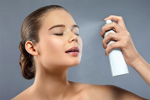 Khoáng xịt dưỡng da giữ Ẩm của pháp evoluderm eau pure 150ml