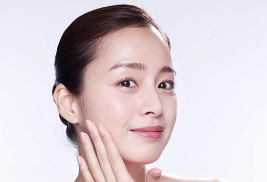 SỮa rỬa mẶt kiỂm soÁt chẤt nhỜn rosanna radiance oil control cleanser cỦa Úc 100g