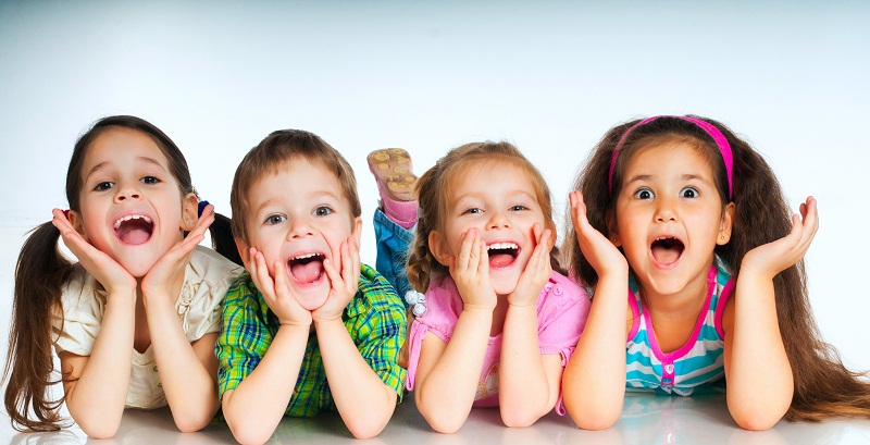 Kẹo dẻo bổ sung vitamin và rau củ Kids Smart Vita Gummies Multi Vitamin and Vegies vị dâu rừng hộp 60 viên hình 3