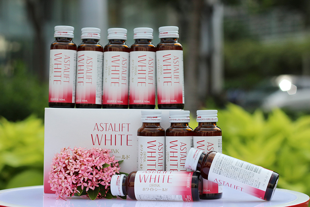 Nước uống Collagen làm trắng da Astalift Drink WhiteShield của Nhật Bản hộp 10 chai hình 3