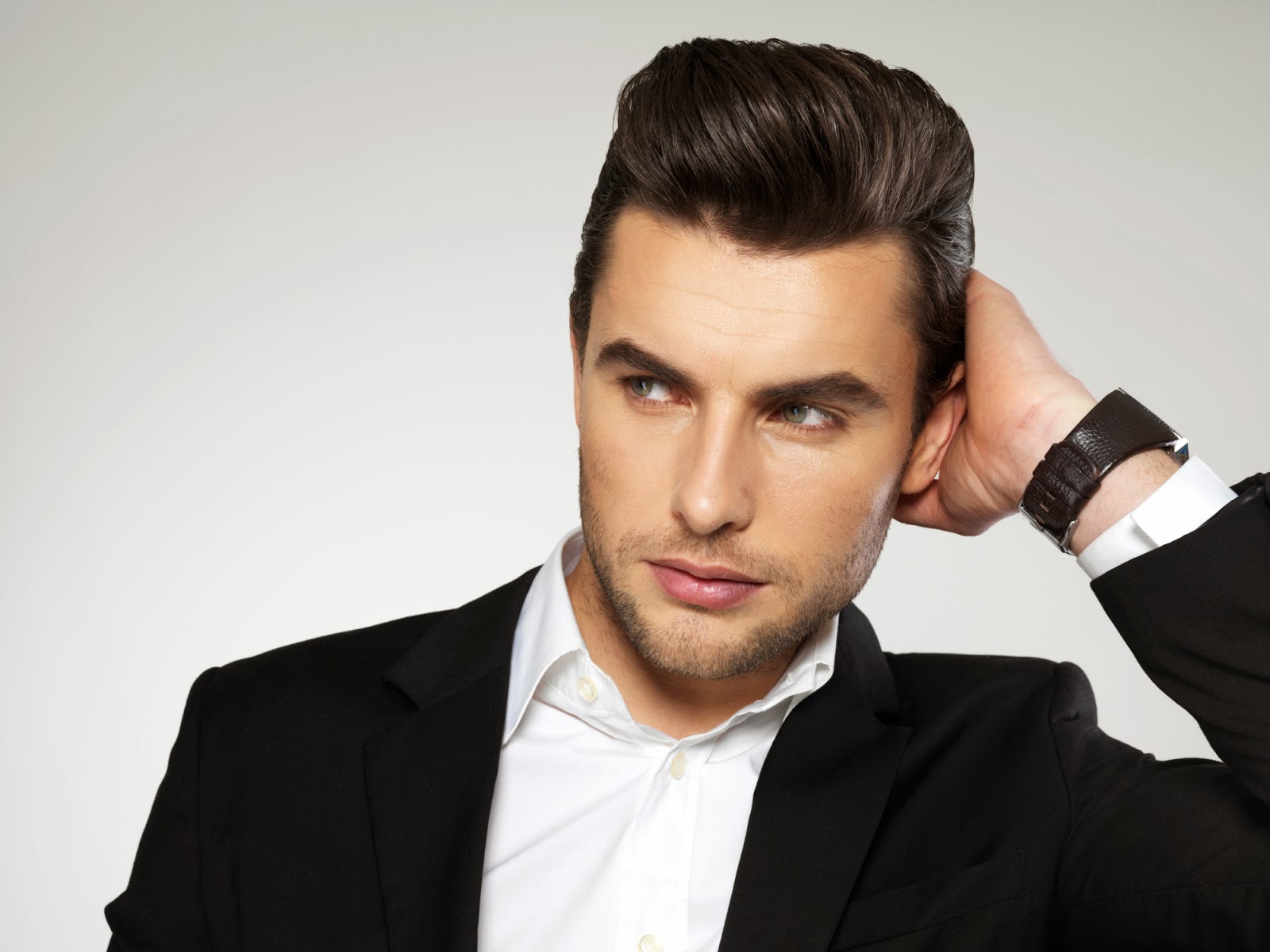 Thuốc nhuộm tóc cho nam Hoyu Mens Bigen Coloring Conditioner màu nâu tối 160g của Nhật - dưỡng tóc chắc khỏe, bóng mượt, lên màu tự nhiên hình 3
