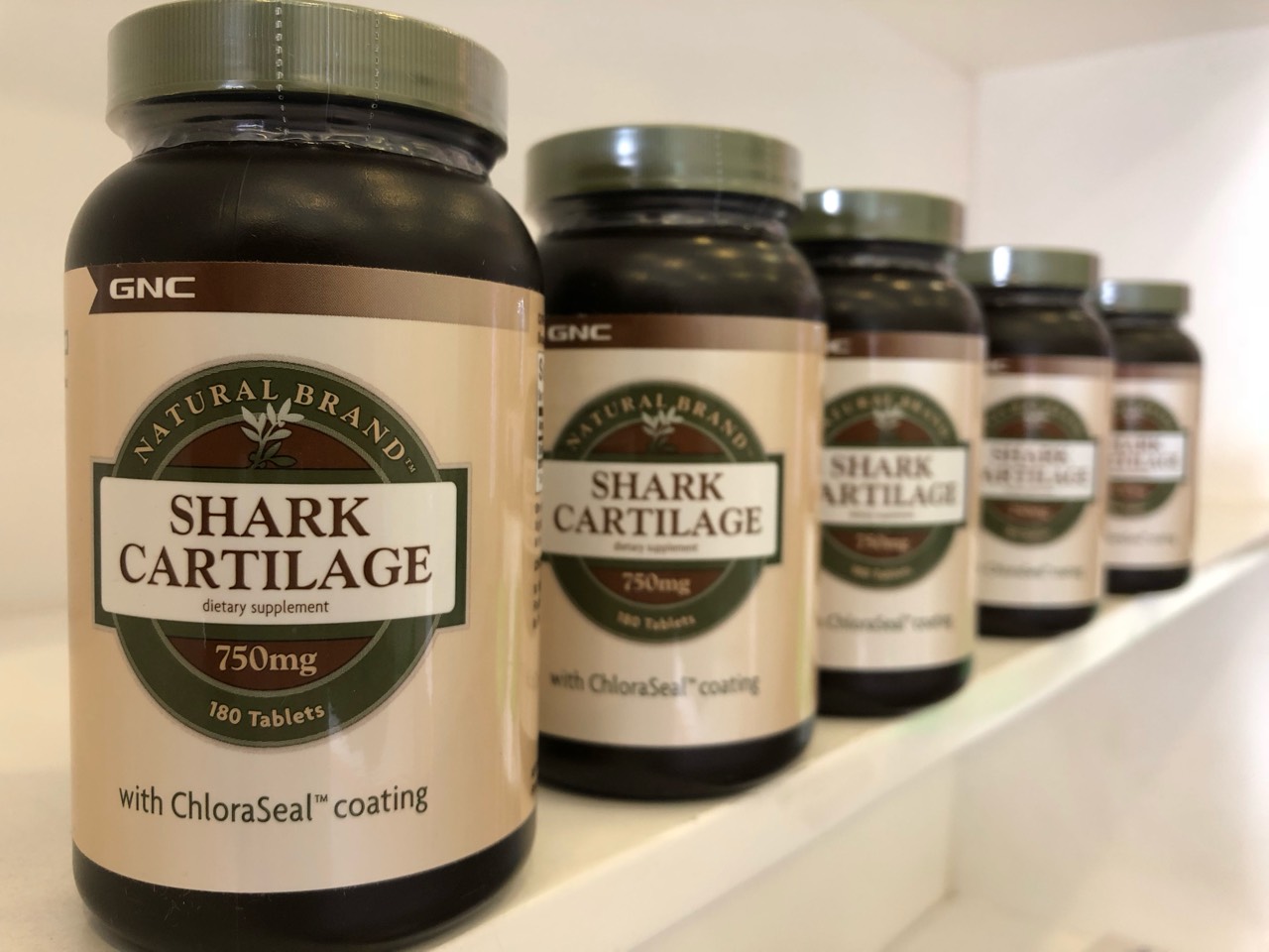 Gnc natural brand shark cartilage 750 mg - viên uống bổ xương vi sụn cá mập 180 viên