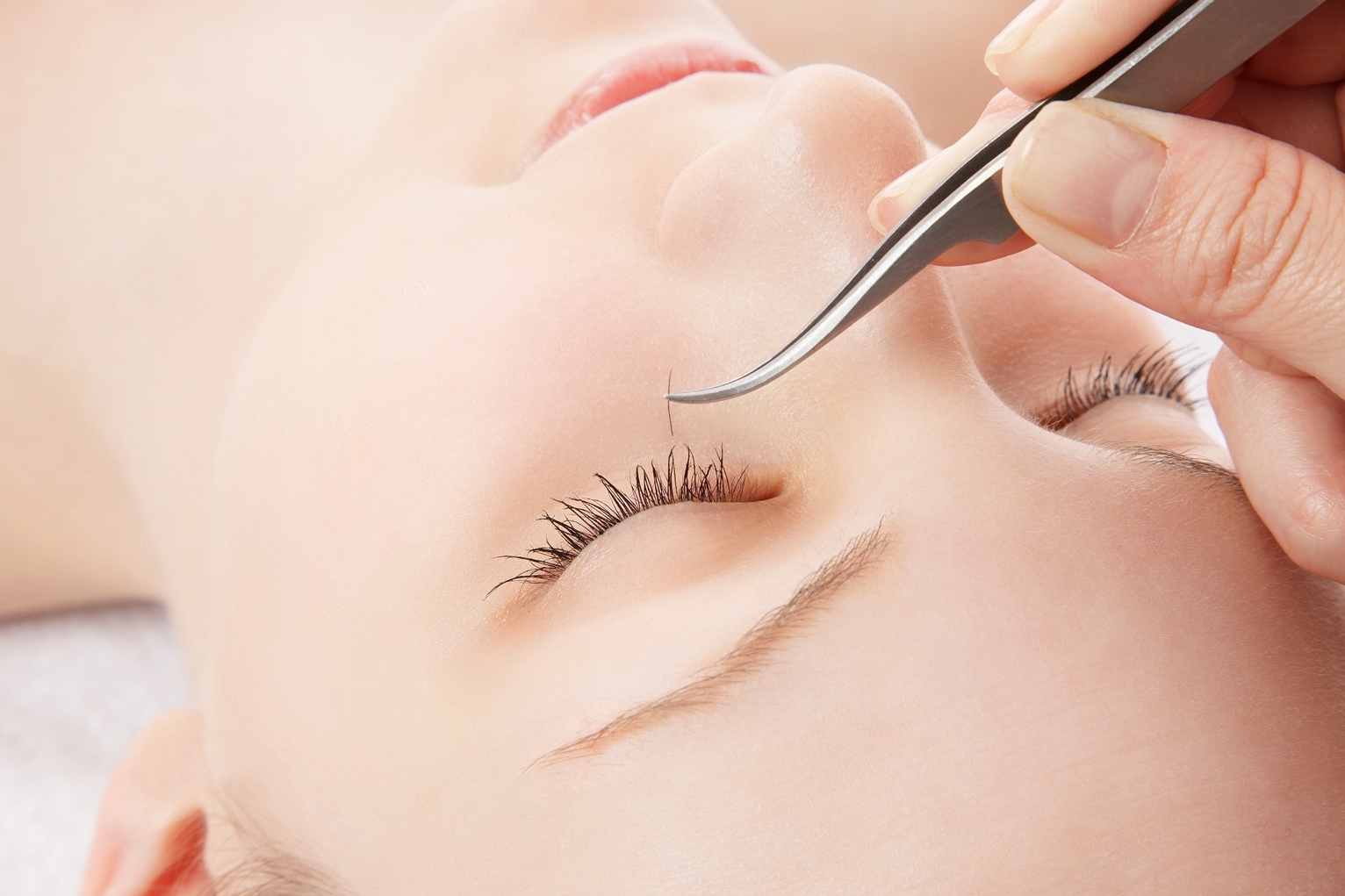 Công dụng thần kỳ của serum dưỡng mi nutraluxe lash md